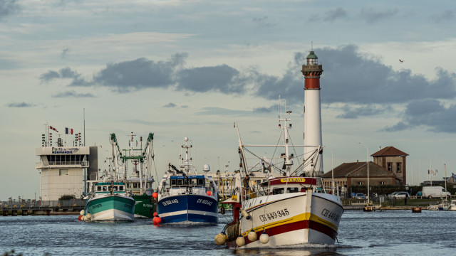 572668-Ouistreham--chalutiers-Ouistreham-Riva-Bella-Photographies-1200px