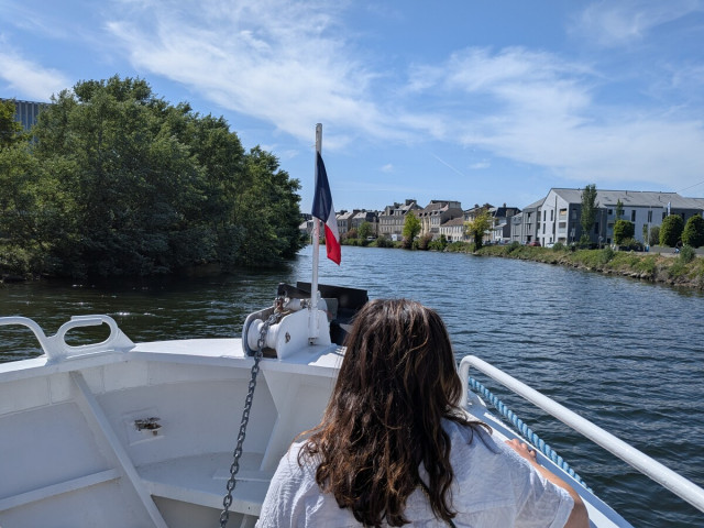 604854-Balade-en-bateau-les-Vedettes-Caennaises-Caen-la-mer-Tourisme---Alix-JONET-1200px