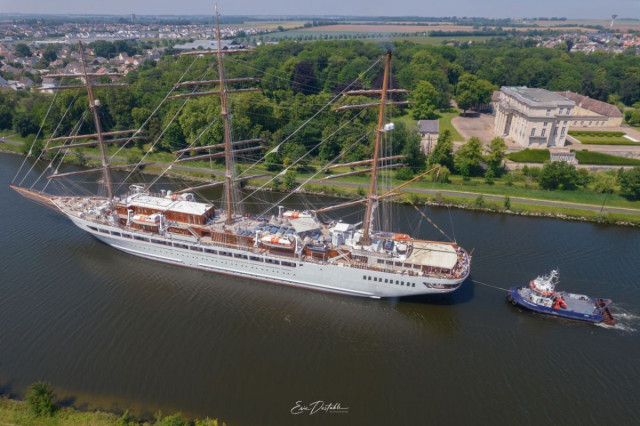 Le-Chateau-de-Benouville