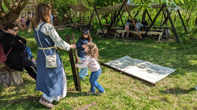 Montage-tente-1 - © ©Viking Center Montage-tente-1