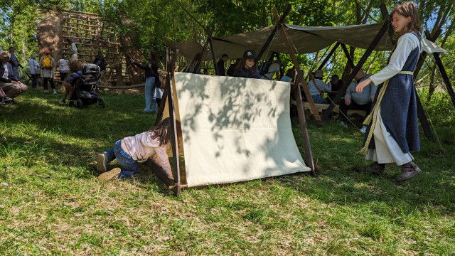 Montage-tente-3 - © ©Viking Center Montage-tente-3