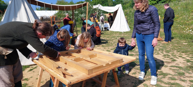 montage-d-un-pan-du-chateau - © ©Viking Center montage-d-un-pan-du-chateau